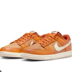Nike Men's Dunk Low Retro SE, Monarch, Orange & Tan Sneakers, Sz 10